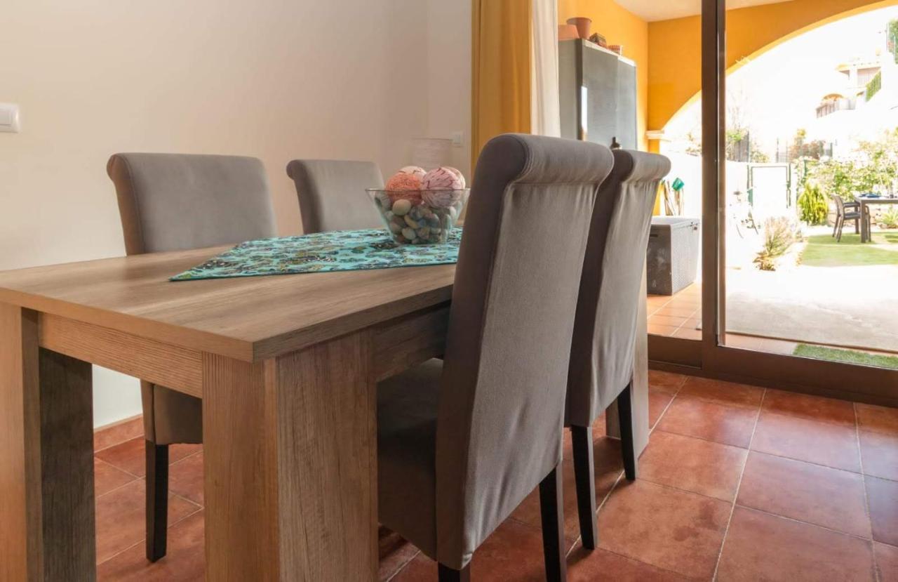 Apartamento Con Hermoso Jardin Y Ac Isla Plana Luaran gambar