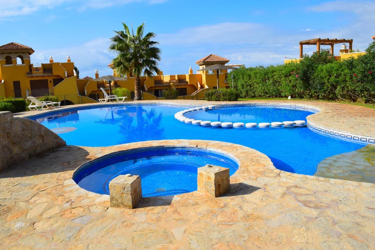 Apartamento Con Hermoso Jardin Y Ac Isla Plana Luaran gambar